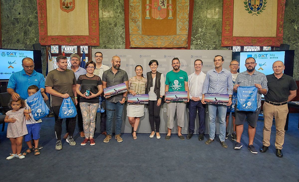 El Cabildo entrega los premios del Reto Tenerife Isla Activa Bluetrail Tenerife Isla Activa Entrega cuarto reto Bluetrail 1