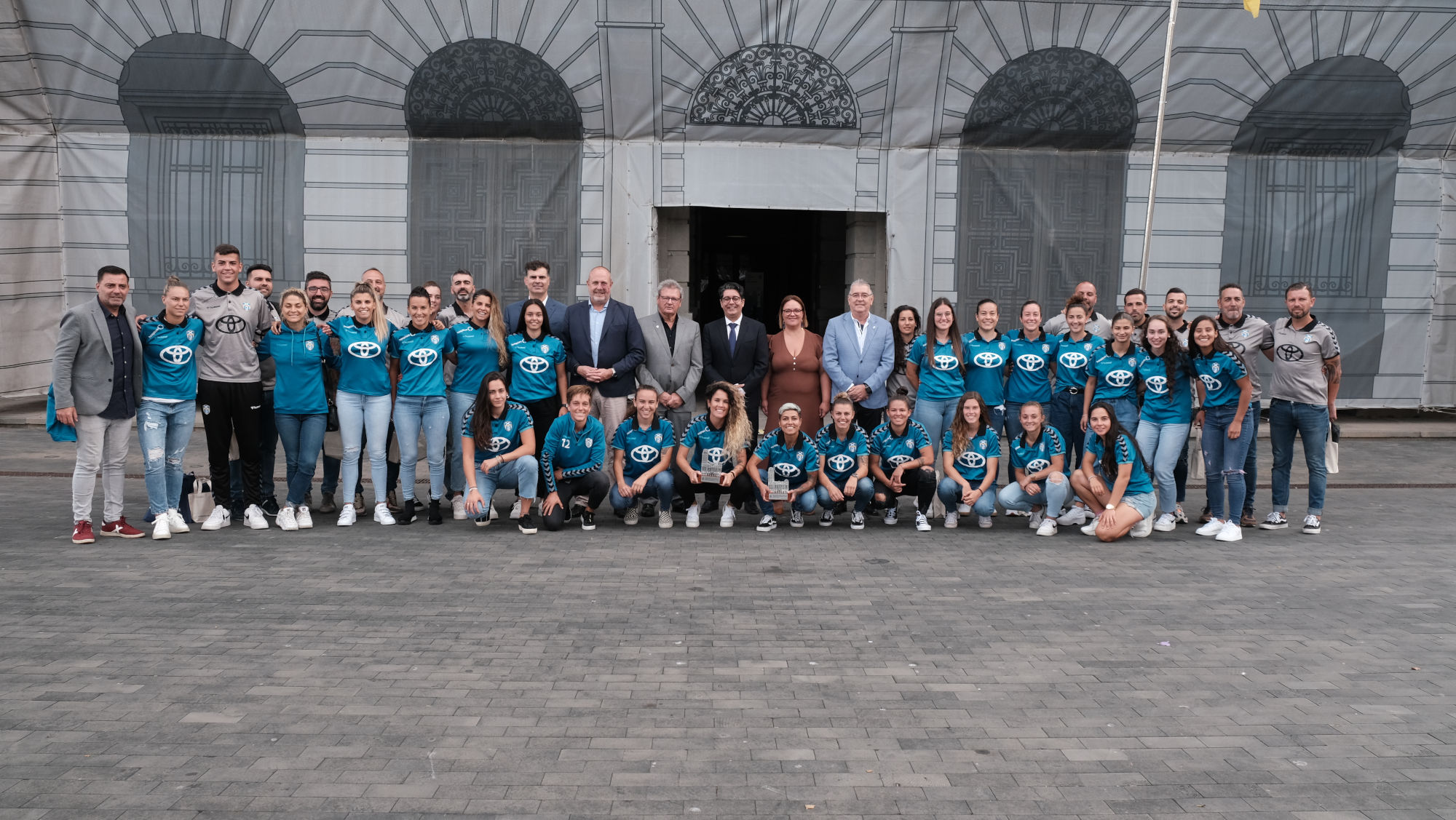 El Cabildo reconoce la temporada de la Unión Deportiva Granadilla Tenerife