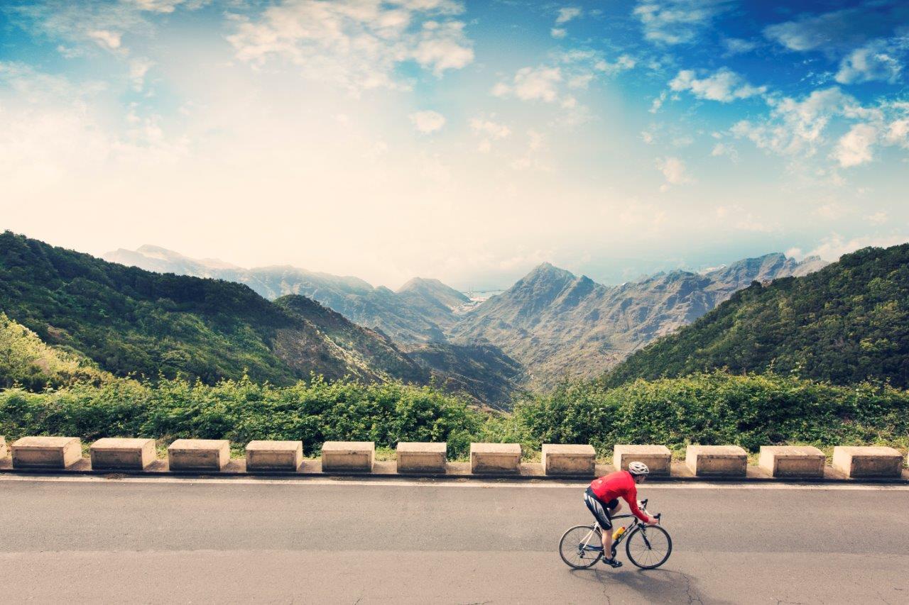 Tenerife refuerza su promoción como destino para cicloturismo con un mapa de rutas por carretera