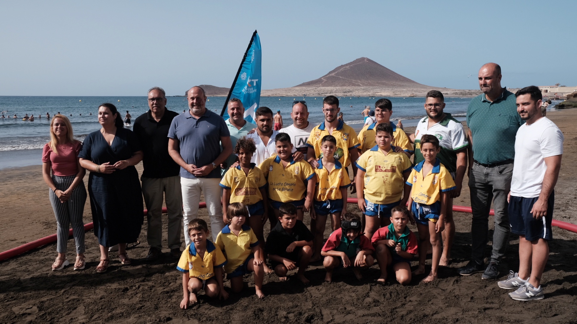 El Cabildo y la Federación llevan la lucha canaria a seis playas de Tenerife