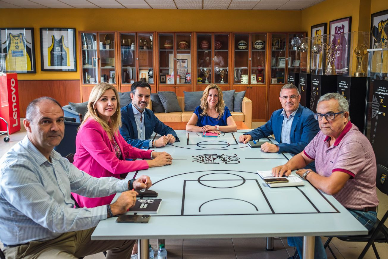 El Cabildo invertirá 1,1 millones de euros en la mejora de la climatización del Pabellón Santiago Martín