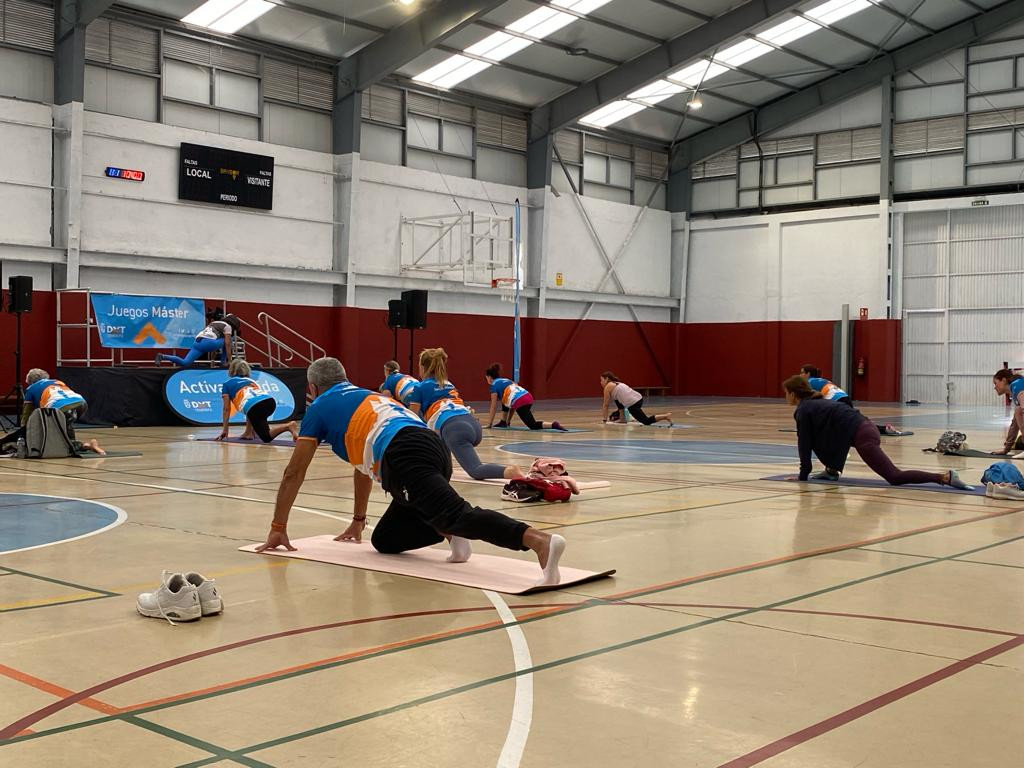El yoga de los Juegos Máster despide el año en Candelaria