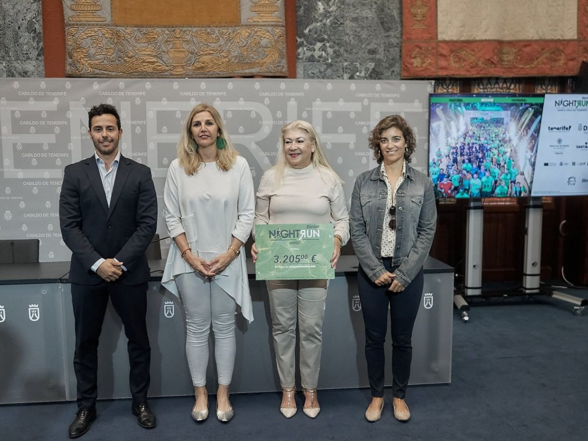 La Binter NightRun 2024 entrega en el Cabildo sus trofeos por categorías y la recaudación de la Milla Verde a favor de Aldeas Infantiles SOS