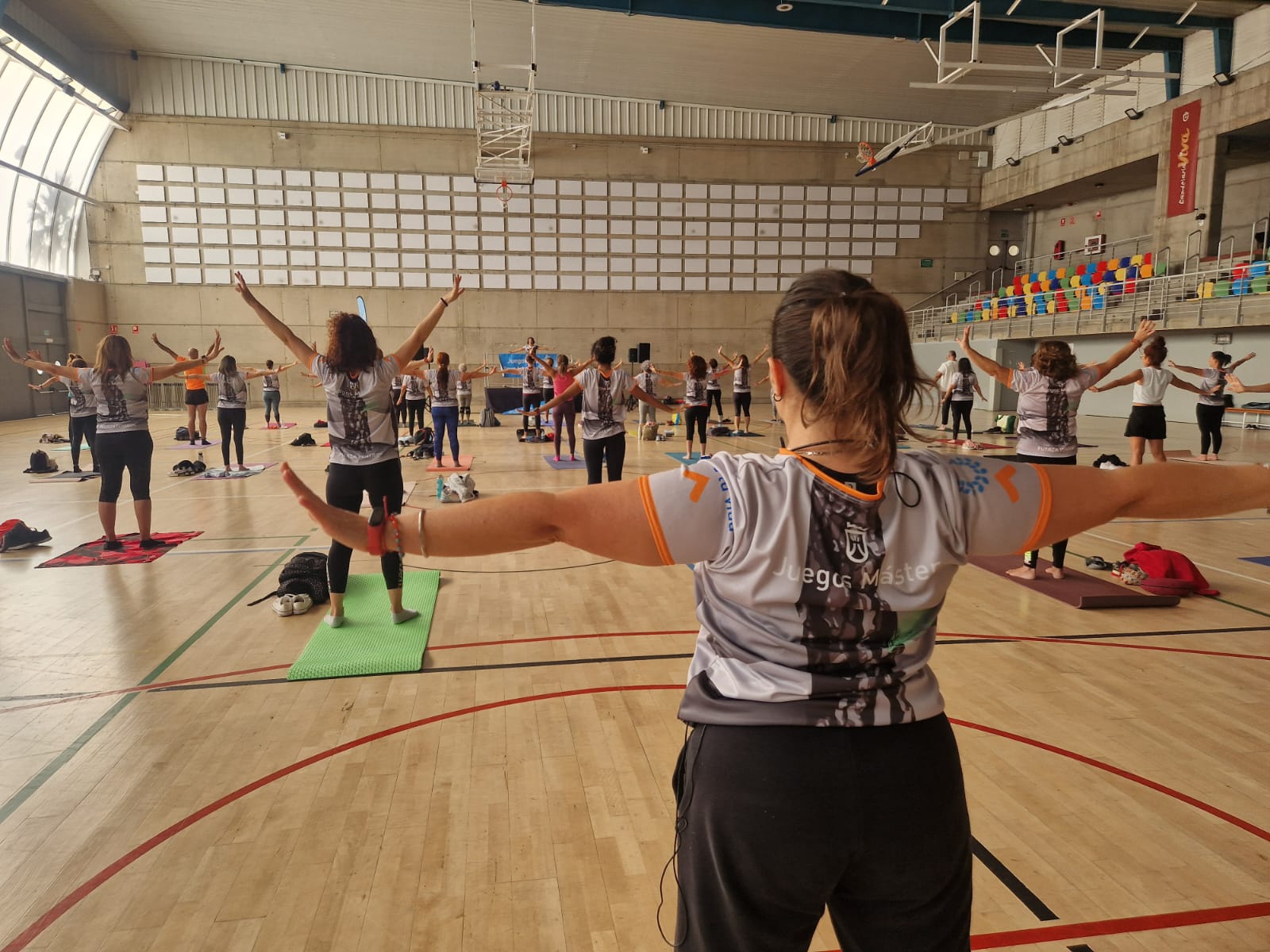 La temporada de yoga en los VII Juegos Máster pone el broche final en Santa Cruz