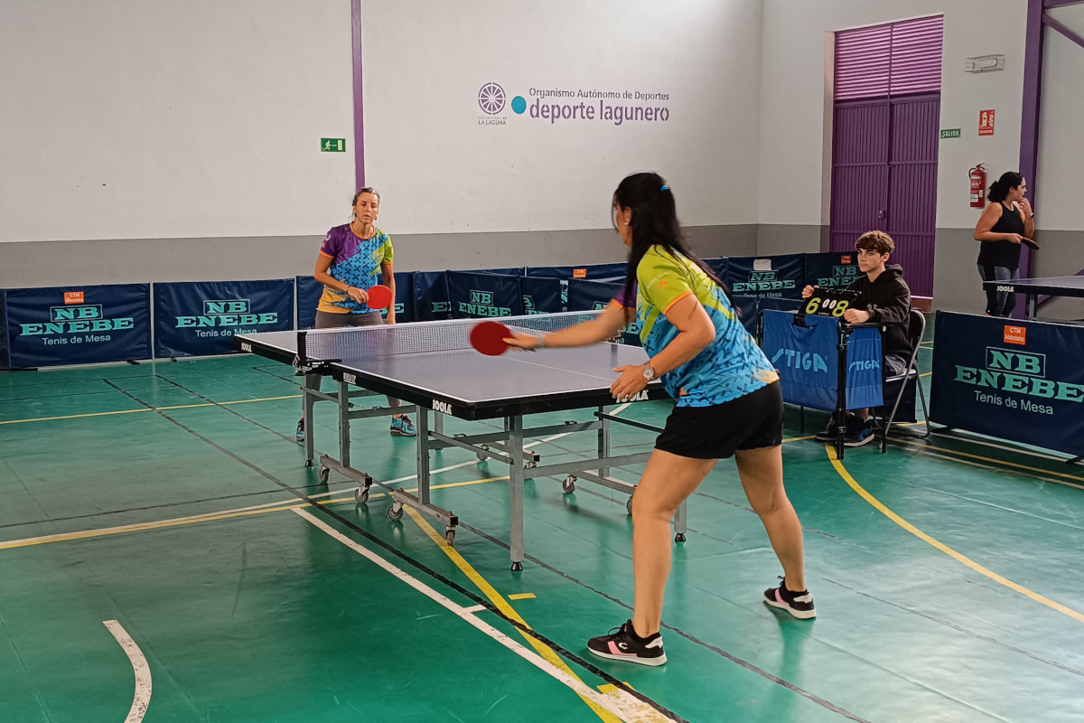 Candelaria acoge la segunda jornada máster de tenis de mesa