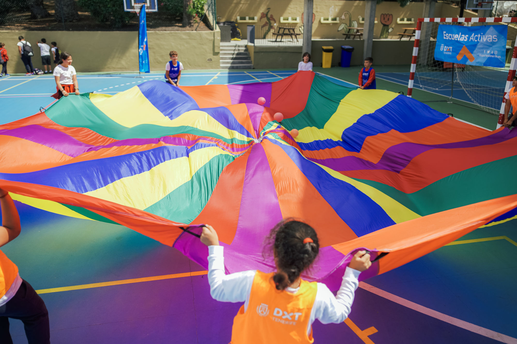balance EEAA 1 Escuelas Activas promovió durante el pasado curso la práctica deportiva regular en 1200 estudiantes de 82 centros educativos