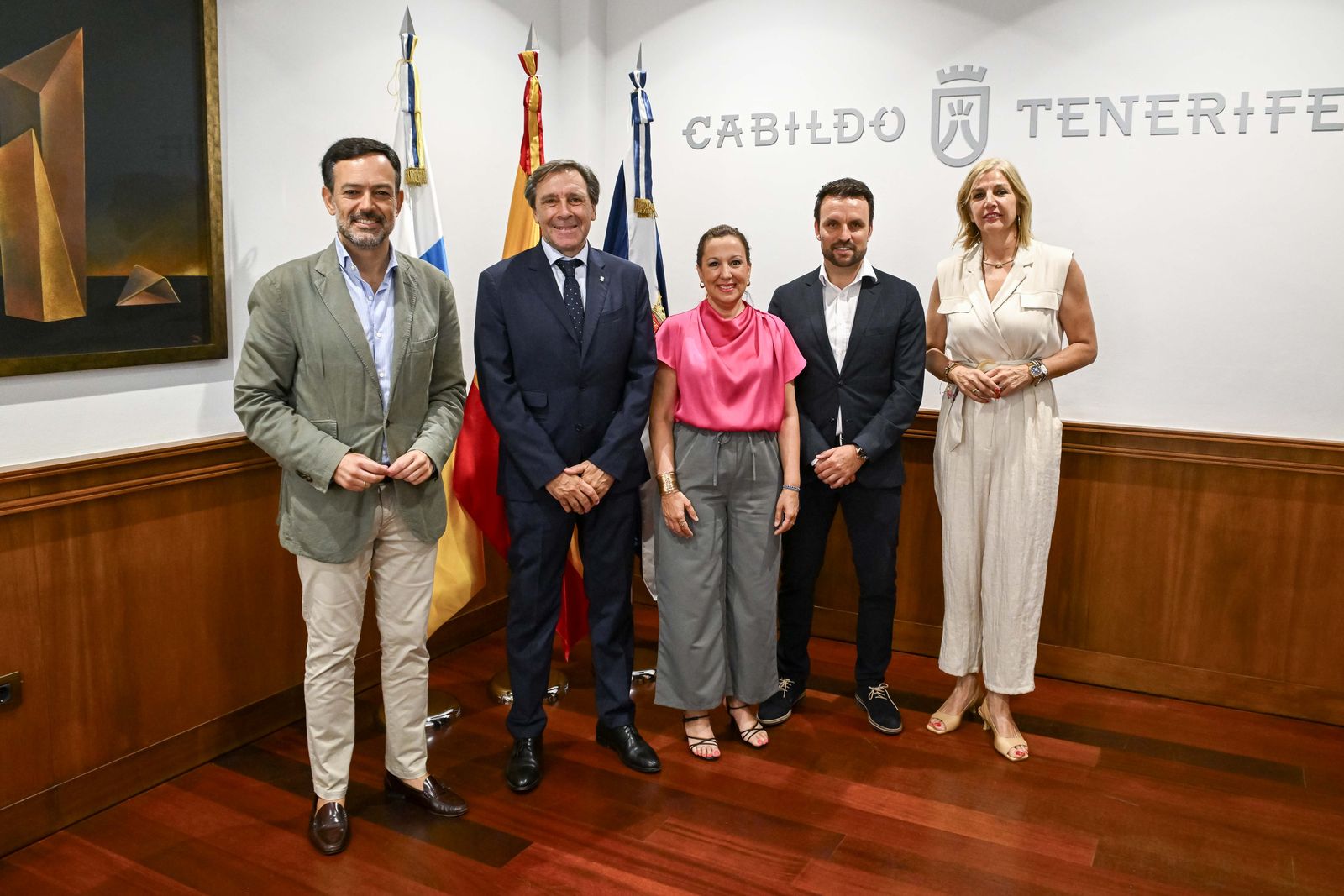 El Cabildo recibe al presidente del CD Tenerife, Felipe Miñambres