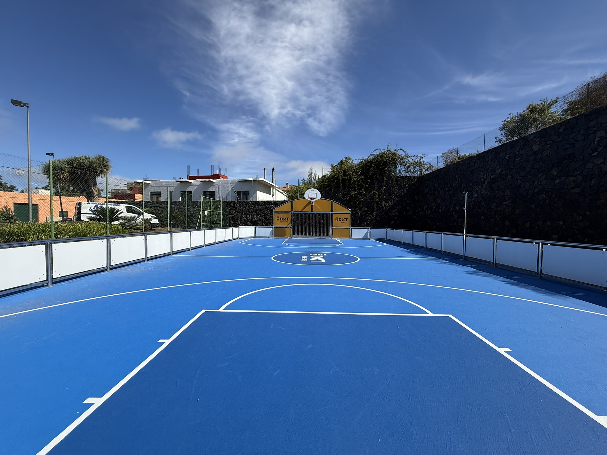20251008 pistas multideporte El Cabildo instala tres nuevas pistas multideporte en El Sauzal y Puerto de la Cruz