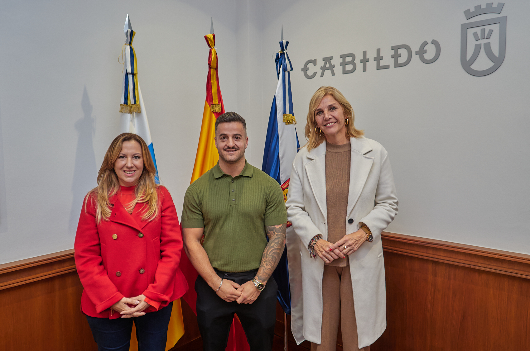 El Cabildo recibe al haltera tinerfeño Acorán Hernández