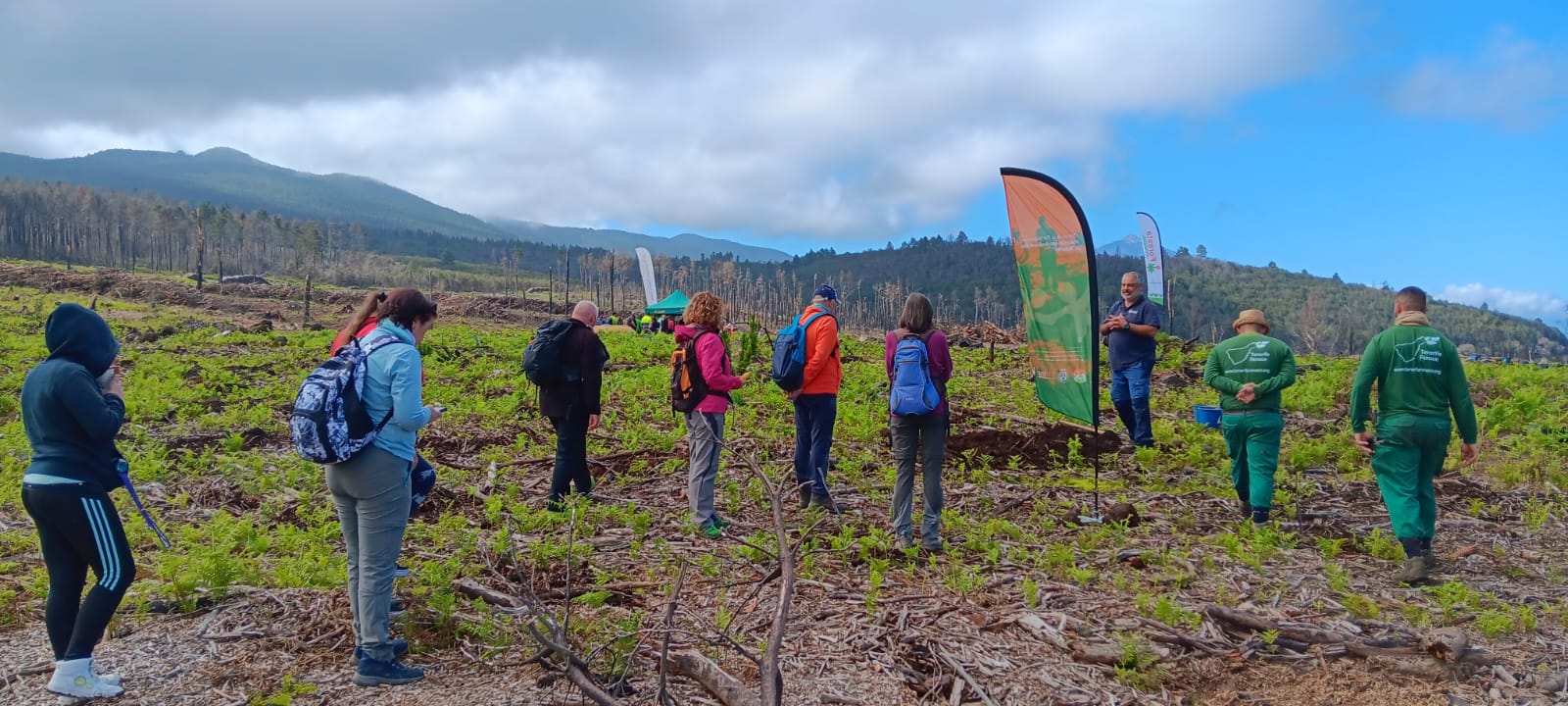 El voluntariado se suma al mensaje ‘verde’ de la Tenerife Bluetrail by UTMB®