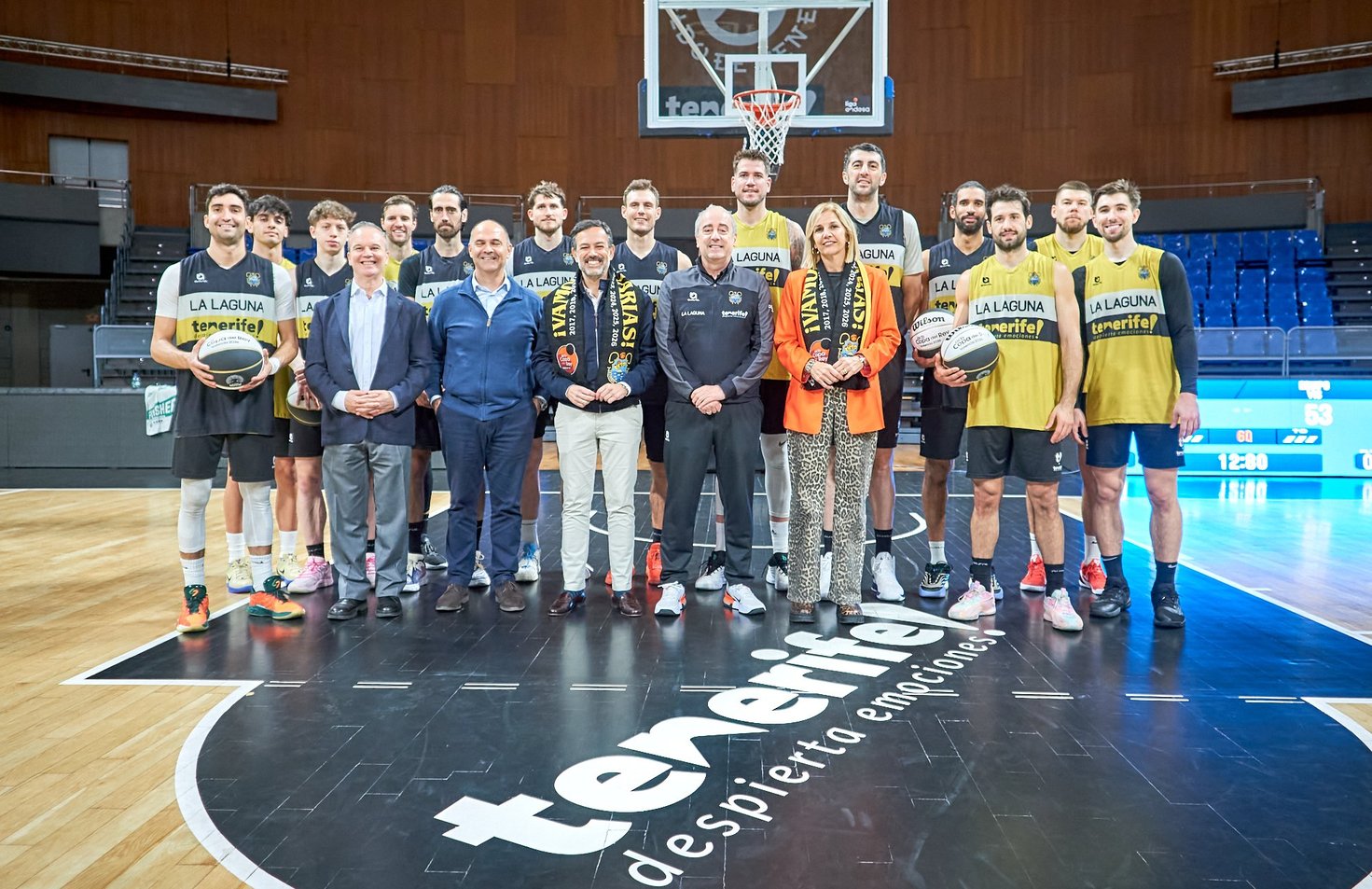 Lope Afonso y Yolanda Moliné arropan al CB Canarias antes de la Copa del Rey